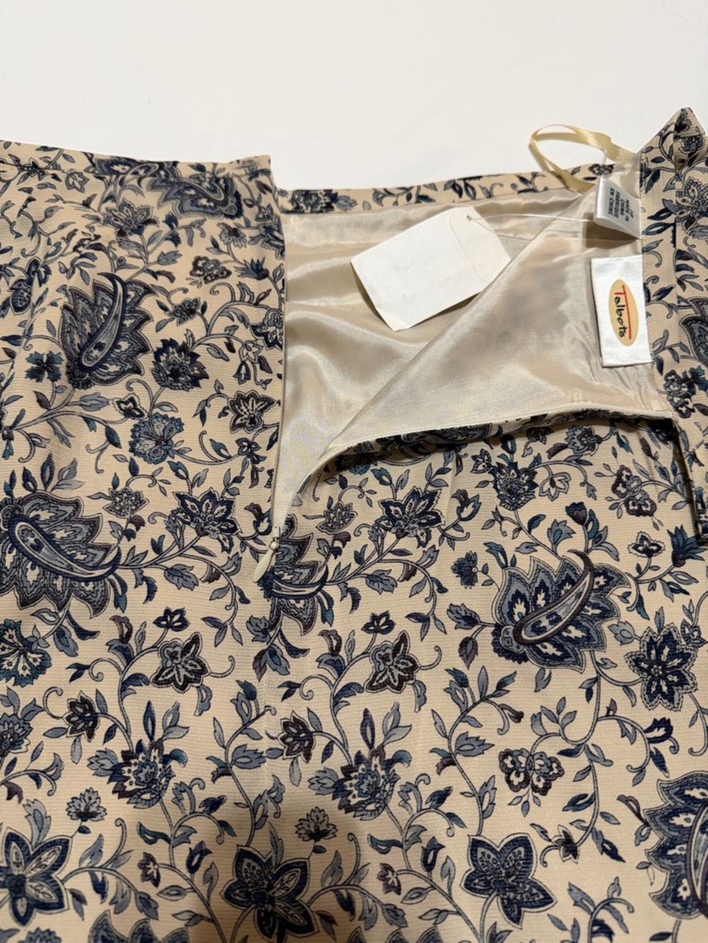Talbots Floral Paisley Midi Skirt with Side Slits 100% Silk size 12 New - Picture 8 of 9